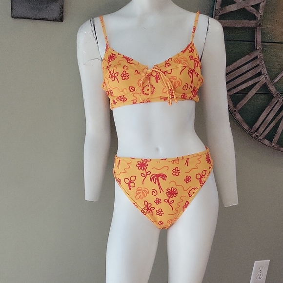 Inner Relm Wildfox Bikini - Picture 3 of 16